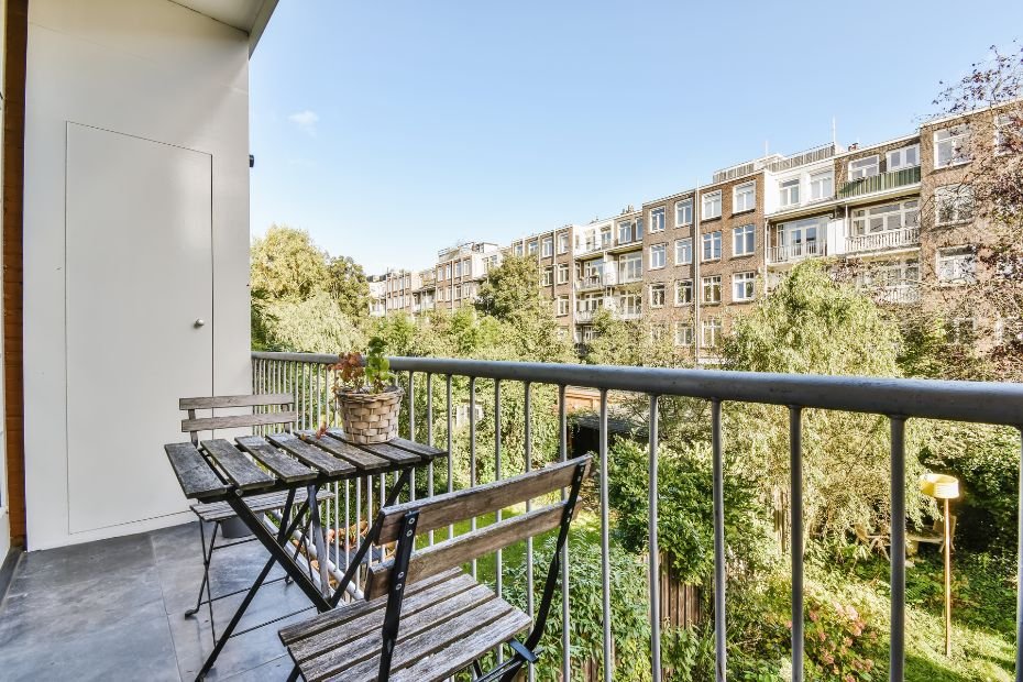 Thin pipes Balcony railing design