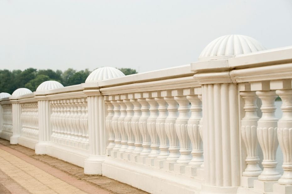 White traditional Balcony railing design
