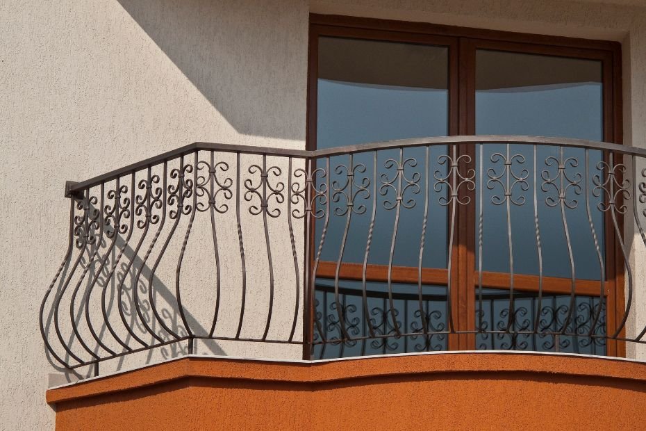 Curved Balcony railing design