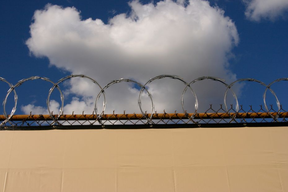 precast compound wall design with barbed wire