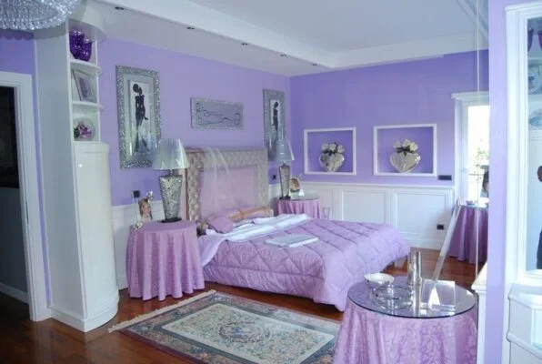 Sophisticated Purple-Two-Color-Combination-For-Bedroom-Wall