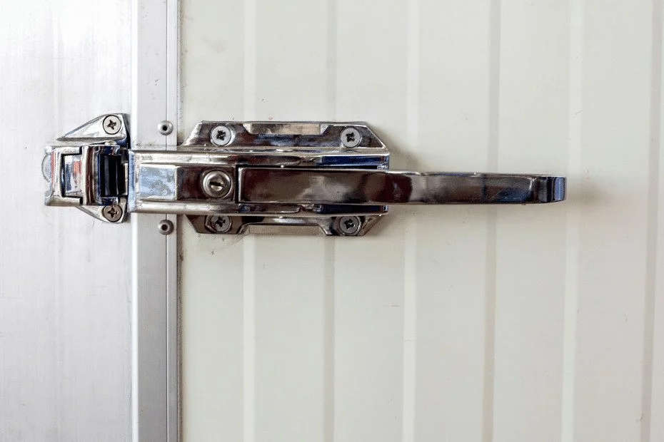 Aluminium bathroom door design 5 aluminium pivot doors designs
