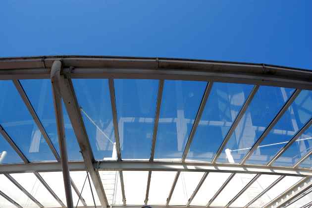 glass slabs for roof pergola design