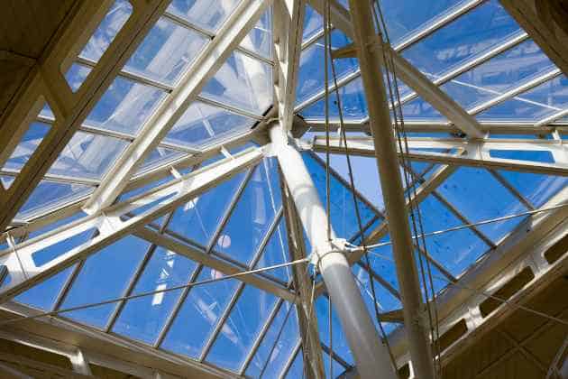 glass-roof-pergola-design with support